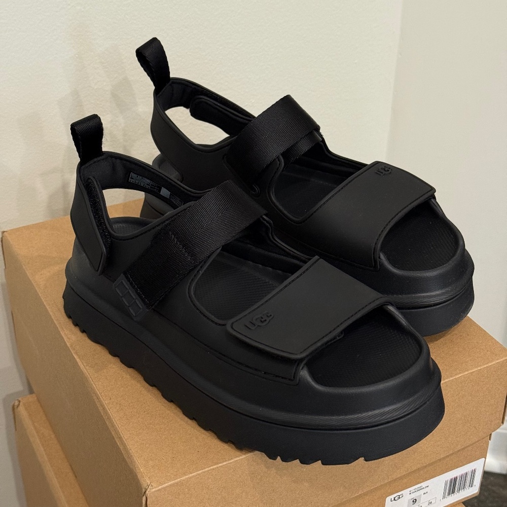 New women’s ugg golden glow size us 9